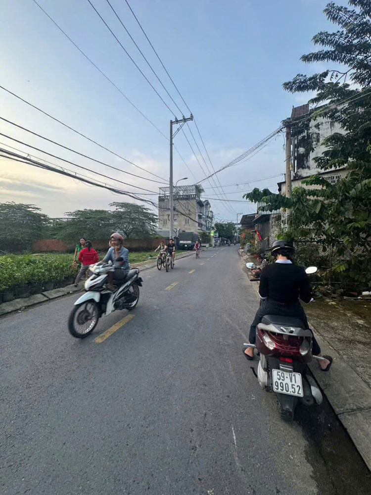 BÁN GẤP DÃY TRỌ (12x50) – MẶT TIỀN ĐƯỜNG ĐÔNG THẠNH, HÓC MÔN GIÁ RẺ