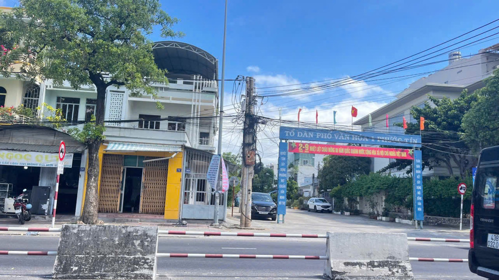 CĂN GÓC HIẾM – BÁM ĐƯỜNG 31,86M – NGAY TRUNG TÂM PHỐ tương lai Thông Sân bay cũ ra biển gần .
2