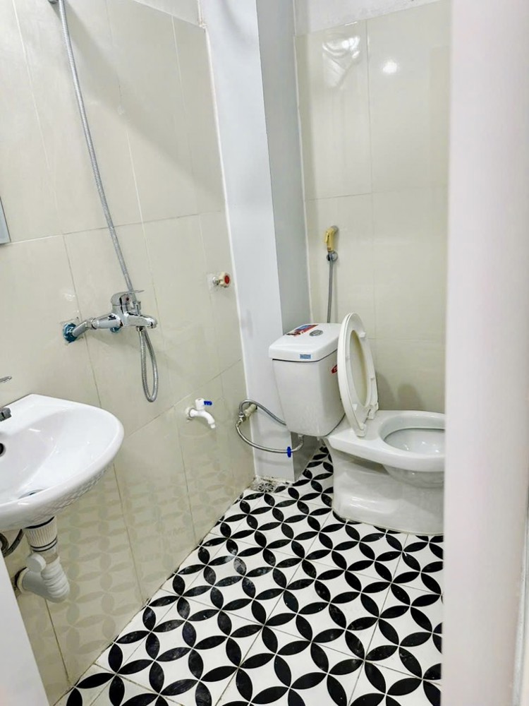 LÔ GÓC CẦU GIẤY CỰC THOÁNG - NHÀ CỰC ĐẸP - THANG MÁY - GẦN PHỐ - KINH DOANH _38/41M2