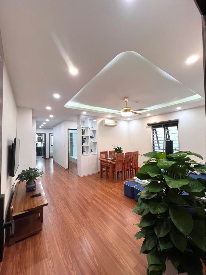 Chính chủ cần bán CC C14, tầng 12, DT 68m2, 2 ngủ, 2 WC giá 5,7 tỷ