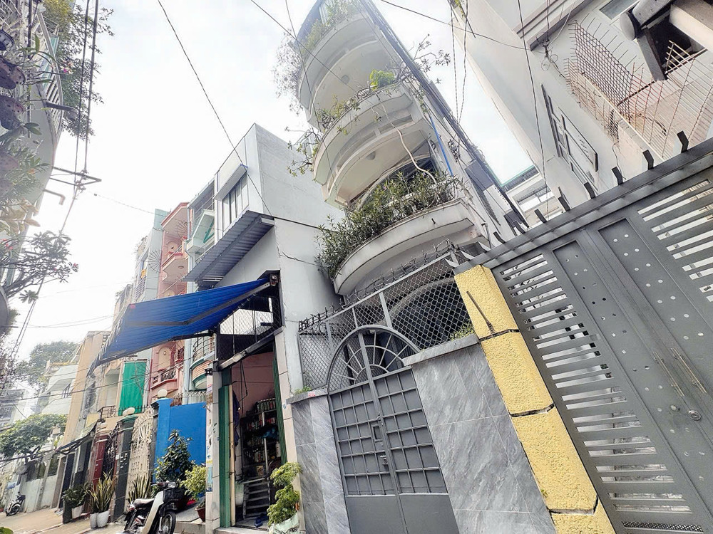 BÁN NHÀ 3 TẦNG HXH CĂN GÓC 2 MẶT ĐƯỜNG TRẦN QUANG DIỆU, P.14, QUẬN 3 - DT ĐẸP 5M NỞ HẬU 6,6M * 19M