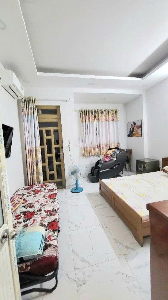 Nhà 1 lầu, sân thượng đúc oto đậu sát nhà hẻm 84 Cao Lỗ P.Chánh Hưng P4Q8