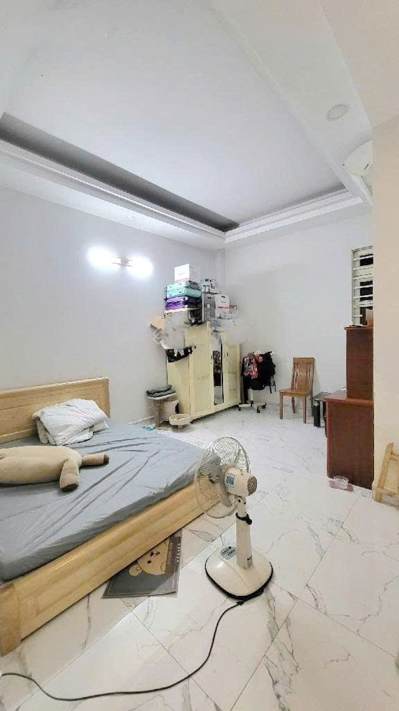 Nhà 1 lầu, sân thượng đúc oto đậu sát nhà hẻm 84 Cao Lỗ P.Chánh Hưng P4Q8