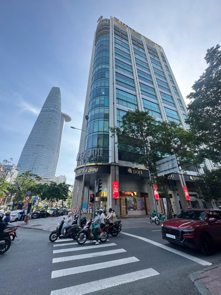 BÁN SIÊU PHẨM ĐỘC TÔN - MẶT TIỀN Đ.HÀM NGHI, NGUYỄN THÁI BÌNH, QUẬN 1 - DT 8,2M * 18M - GIANG