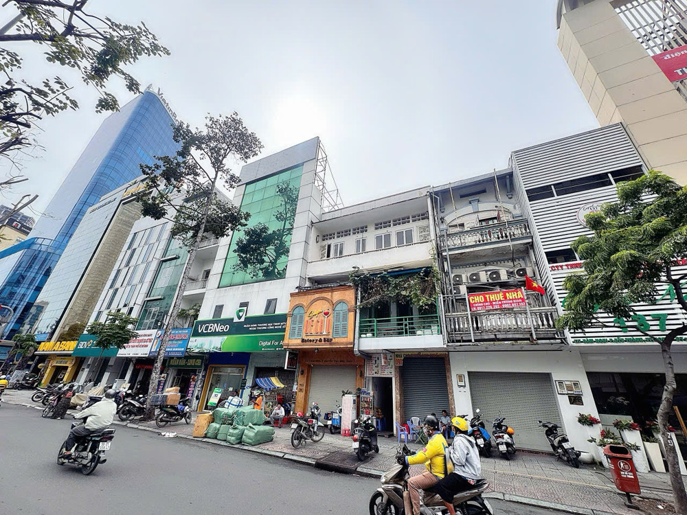 BÁN SIÊU PHẨM ĐỘC TÔN - MẶT TIỀN Đ.HÀM NGHI, NGUYỄN THÁI BÌNH, QUẬN 1 - DT 8,2M * 18M - GIANG