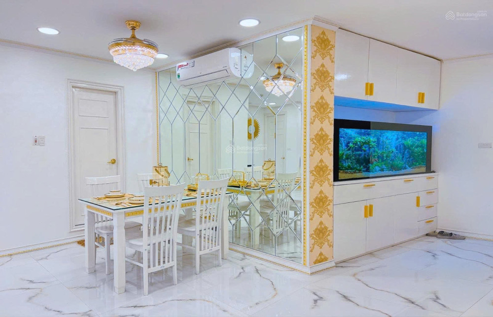 Chung cư VNT tầng cao đẹp, 3 mặt thoáng, nội thất full đồ nhập khẩu, phong cách Tây Âu mới xây