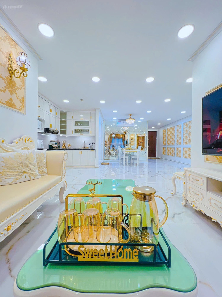 Chung cư VNT tầng cao đẹp, 3 mặt thoáng, nội thất full đồ nhập khẩu, phong cách Tây Âu mới xây