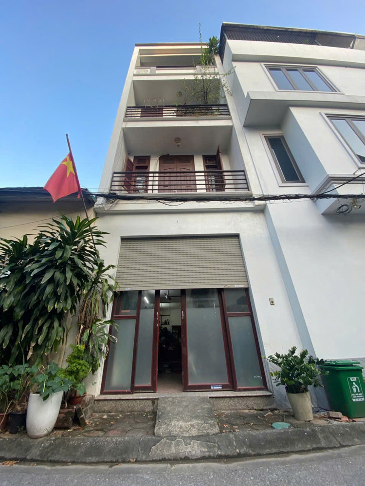 Bán nhà phân lô Ngọc Thụy – Long Biên. Diện tích 55m², 4 tầng, mặt tiền 4m, ô tô tránh, có ô chờ