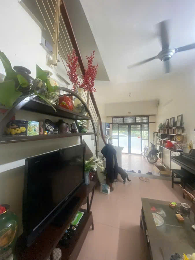 Bán nhà phân lô Ngọc Thụy – Long Biên. Diện tích 55m², 4 tầng, mặt tiền 4m, ô tô tránh, có ô chờ