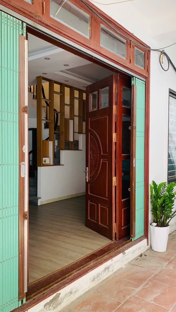 NHÀ ĐẸP PHỐ TRẠM – LONG BIÊN – 36M² – 4 TẦNG – 6 PHÒNG NGỦ – GIÁ TỐT 6xTỶ