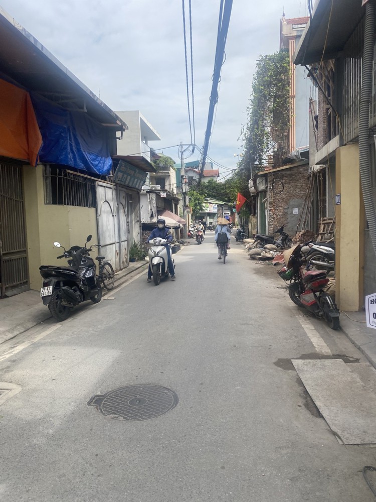 NHÀ ĐẸP PHỐ TRẠM – LONG BIÊN – 36M² – 4 TẦNG – 6 PHÒNG NGỦ – GIÁ TỐT 6xTỶ