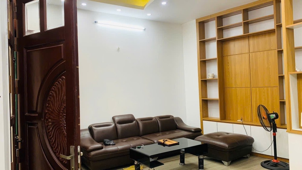 NHÀ ĐẸP PHỐ TRẠM – LONG BIÊN – 36M² – 4 TẦNG – 6 PHÒNG NGỦ – GIÁ TỐT 6xTỶ