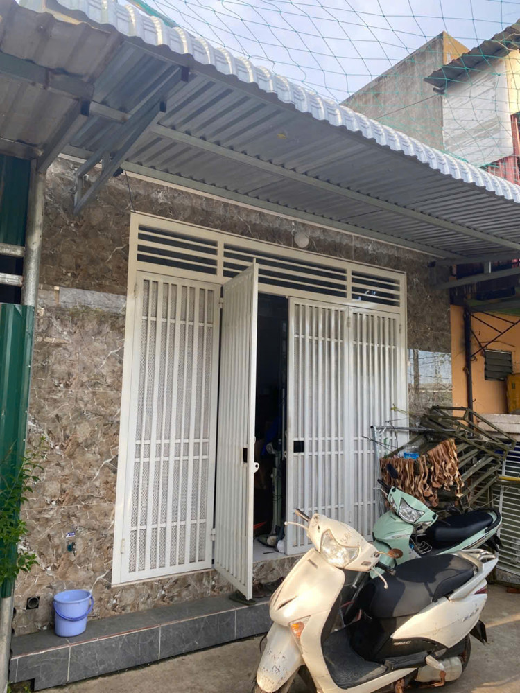 BÁN NHÀ 2 MẶT TIỀN hẻm ĐƯỜNG Ô TÔ – HÒN RỚ 1
- Diện tích: 42m² — Ngang: 4,6m (vuông đẹp)
- Hướng: