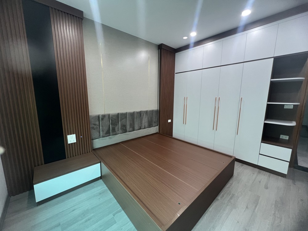 NHÀ ĐẸP TRUNG TÂM PHỐ TRẠM – LONG BIÊN – 41M² – 5 TẦNG – GIÁ 7.7 TỶ