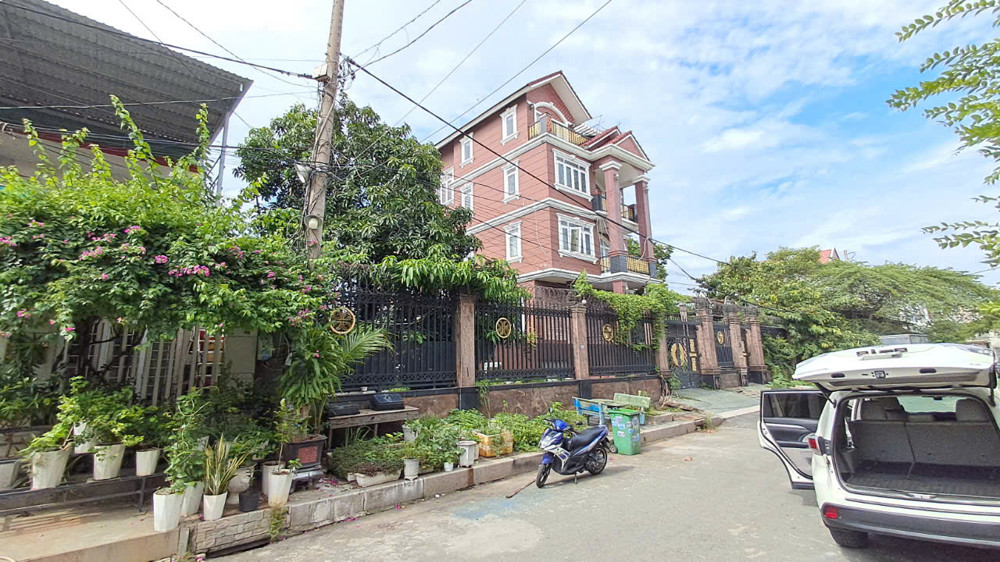 Bán Đất Tặng Nhà Biệt Thự 4 Tầng Quốc Lộ 13 Cũ, Hiệp Bình Phước, Thành Phố Thủ Đức