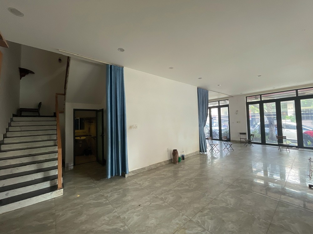 Cho thuê nhà đường nguyễn văn thoại đà nẵng giao biển 2 mặt tiền ngang 9m