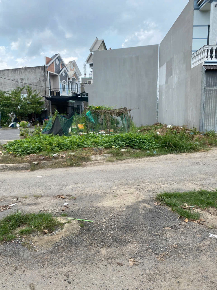 Bán đất P.Biên Hòa.SHR thổ cư 100%,đường 2 xe hơi thông,gần AEON Mall