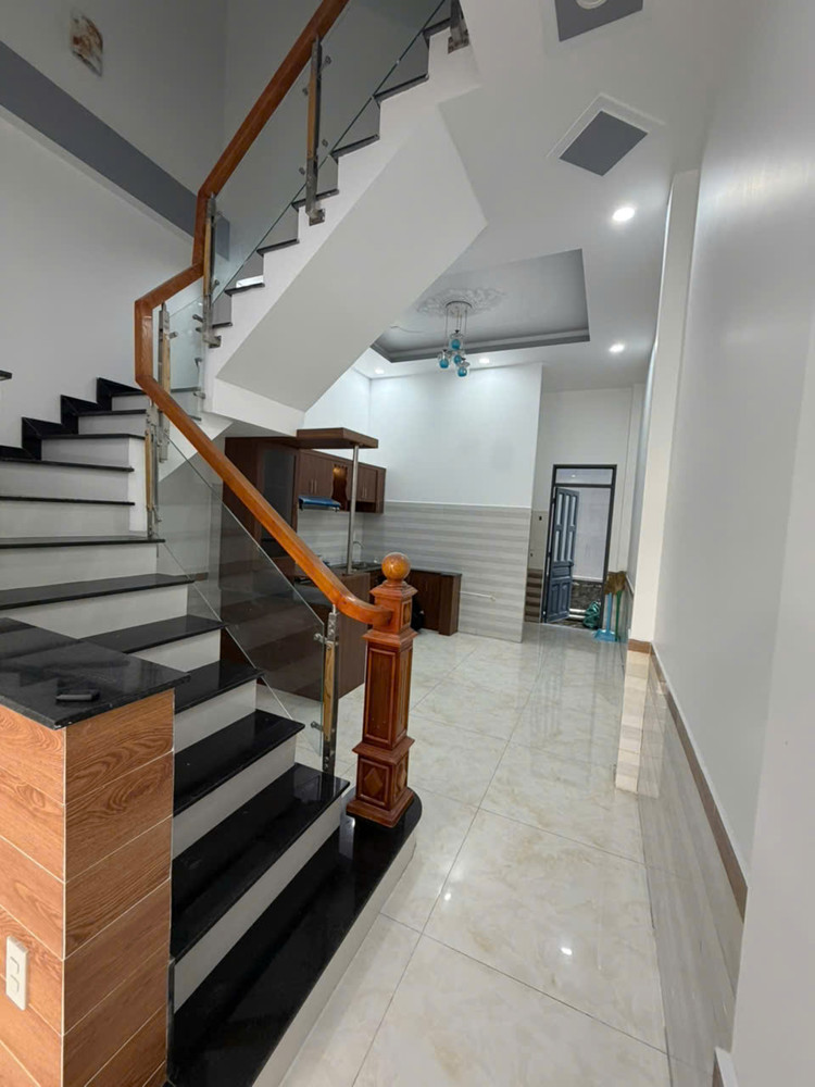 Bán nhà 3 Tầng P.Trấn Biên,SHR hoàn công,đường 2 xe hơi,kế bên chợ Bửu Long