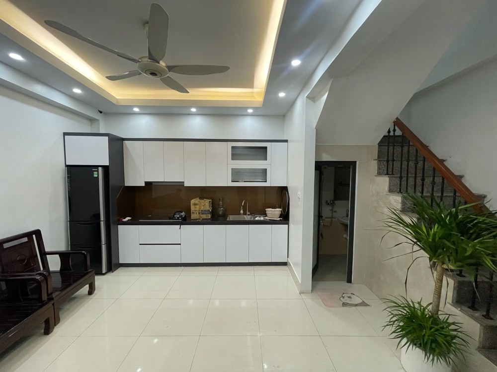 Bán Nhà Tây Sơn 26m2. 5 tầng. mặt tiền 4.8m. giá 7.9 Tỷ Đống Đa Hà Nội