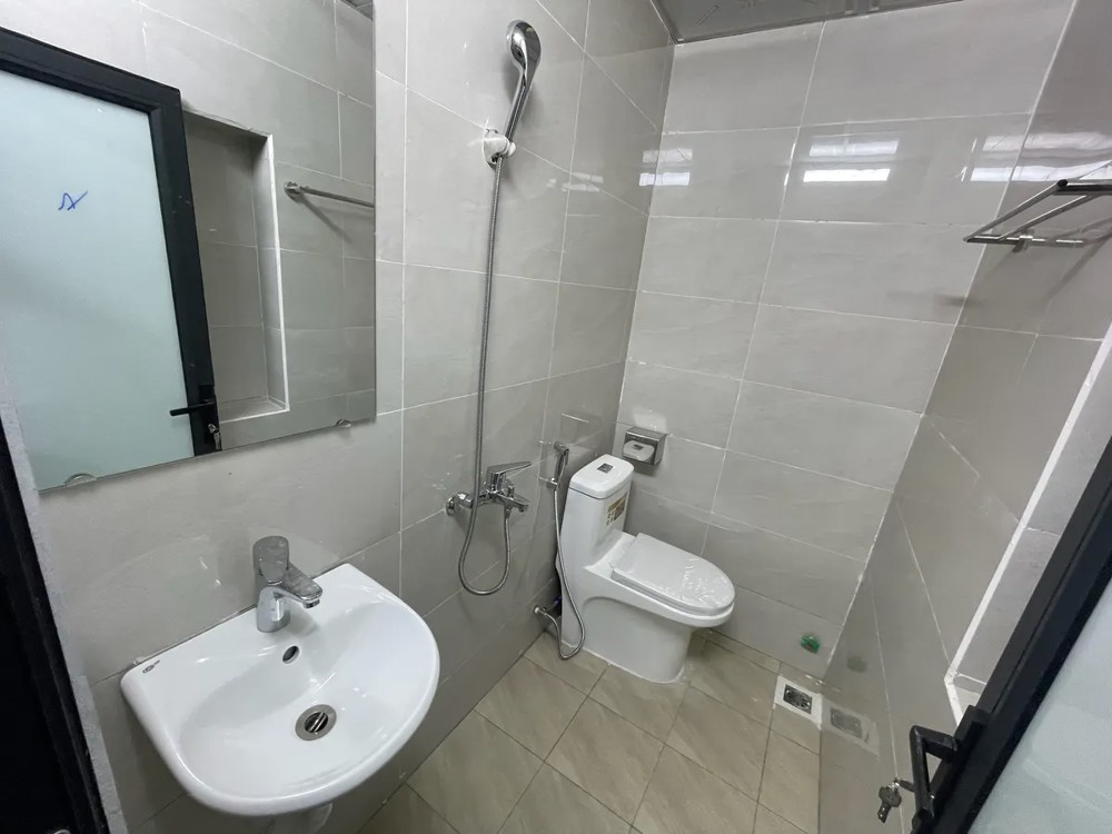 Bán Nhà Tây Sơn 26m2. 5 tầng. mặt tiền 4.8m. giá 7.9 Tỷ Đống Đa Hà Nội