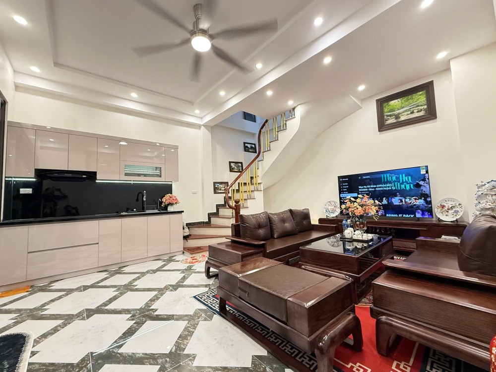 Bán Nhà Kim Ngưu 30/36m2. 5 tầng. mặt tiền 5.1m. giá 14.85 tỷ Hai Bà Trưng Hà Nội