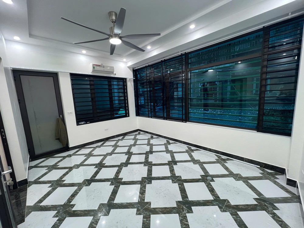 Bán Nhà Kim Ngưu 30/36m2. 5 tầng. mặt tiền 5.1m. giá 14.85 tỷ Hai Bà Trưng Hà Nội