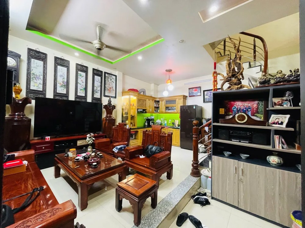 Bán Nhà Đại La 24/31m2. 4 tầng. mặt tiền 5.2m. giá 9.6 Tỷ Hai Bà Trưng Hà Nội