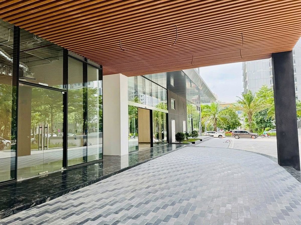 BÁN HOẶC CHO THUÊ VĂN PHÒNG HẠNG A – ROX TOWER GOLDMARK CITY LH; 0931982626