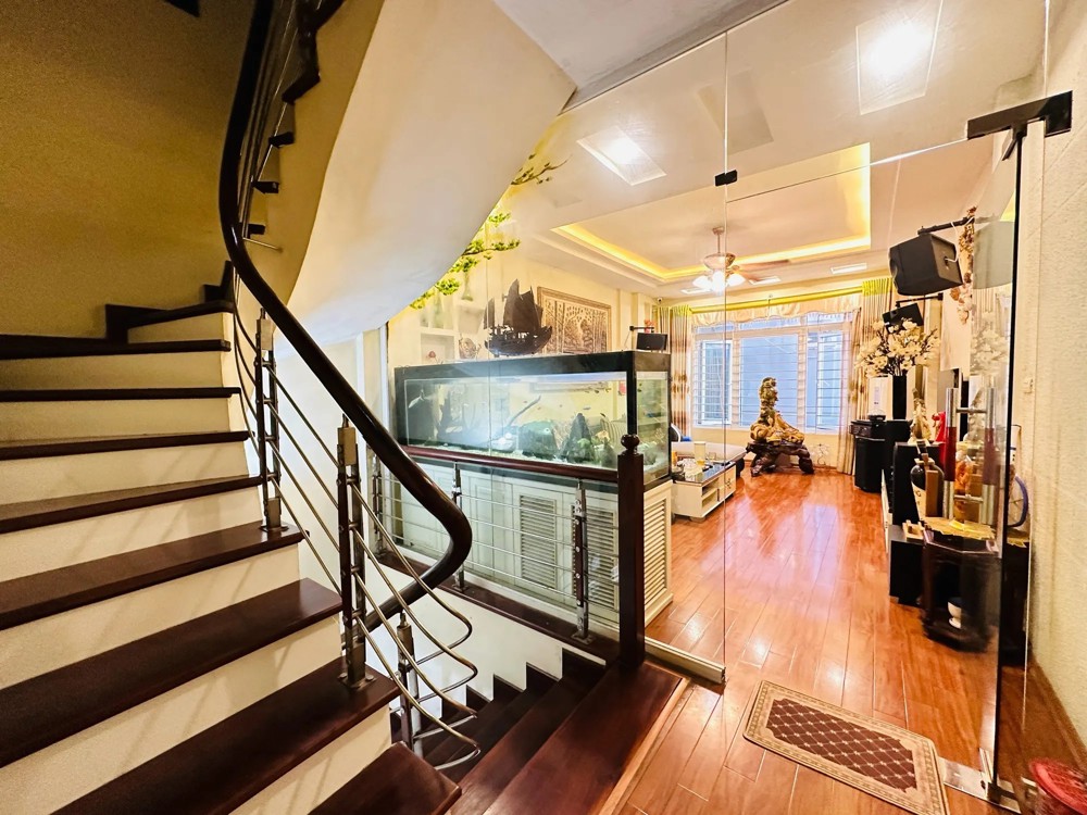 Bán Nhà Trường Chinh 53m2. 5 tầng. mặt tiền 4.3m. giá 14.7 Tỷ Đống Đa Hà Nội