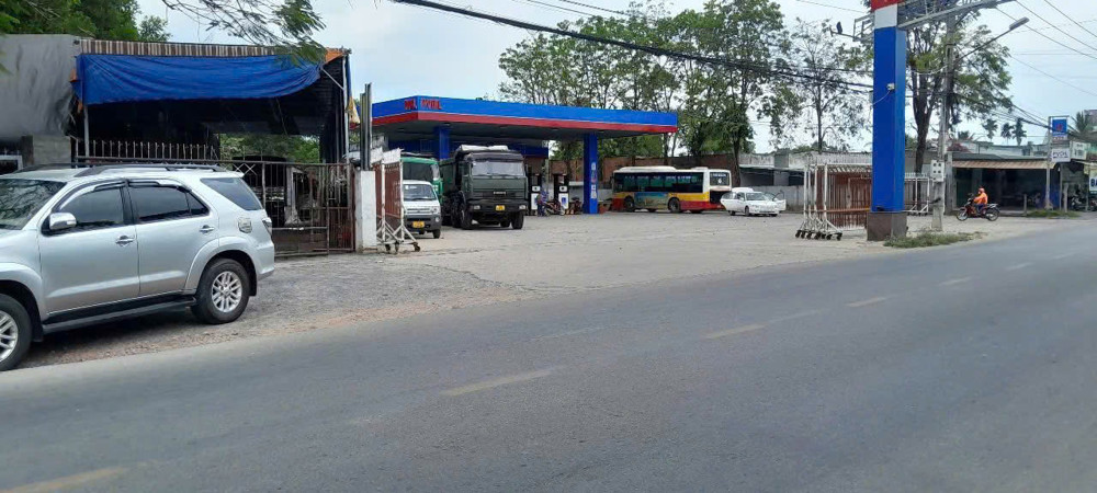 BÁN CÂY XĂNG 08 TRỤ BƠM ĐANG HOẠT ĐỘNG – GIÁP RANH HÓC MÔN – DOANH THU ỔN ĐỊNH