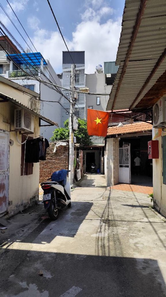 Bán đất Phố Trạm 50m x 4 vuông vắn, oto vào đất hơn 9 tỷ TL. LH 0936123469