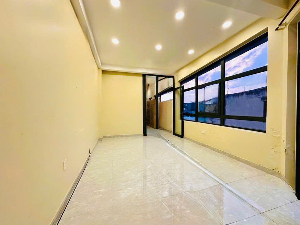 Căn góc 2 mặt tiền đường 15m – P10 Tân Bình – 6 tầng thang máy – nở hậu – sát Lạc Long Quân