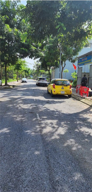 D400 bán rẻ lô đất đẹp khu dân cư đông đúc, khu vực trung tâm thuận tiện nhiều KCN