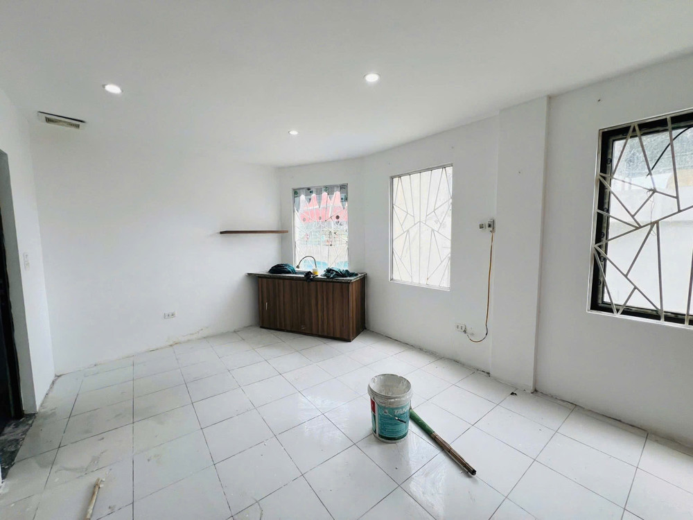 Bán nhà đường Đê La Thành, 72.5 m² x 5 tầng, giá 17.5 tỷ