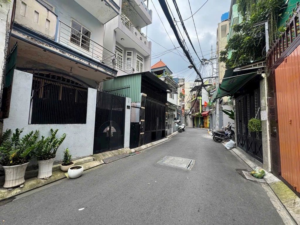 Bán nhà Nguyễn Kiệm, P.4, 4.5x23m, 1 trệt, 1 lầu, 3pn, 2wc, 11.5 tỷ, TL