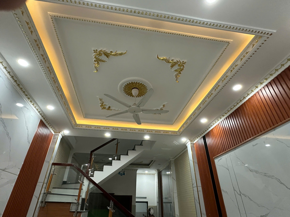 Bán nhà 1 Trệt 2 Lầu,Long Bình Tân,SHR hoàn công,đường 2 ô tô,gần BigC Go