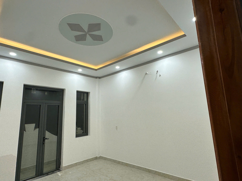 Bán nhà 1 Trệt 2 Lầu,Long Bình Tân,SHR hoàn công,đường 2 ô tô,gần BigC Go