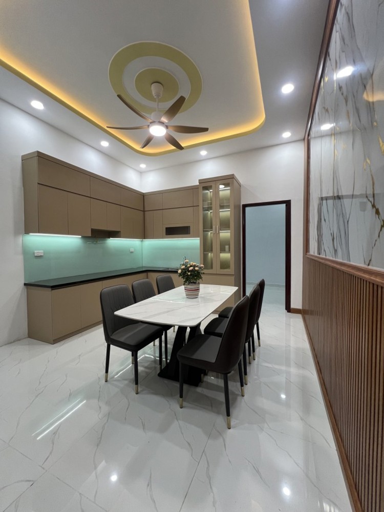 Bán nhà 2 Tầng Dĩ An,SHR đường xe hơi, gần ĐHQG TPHCM