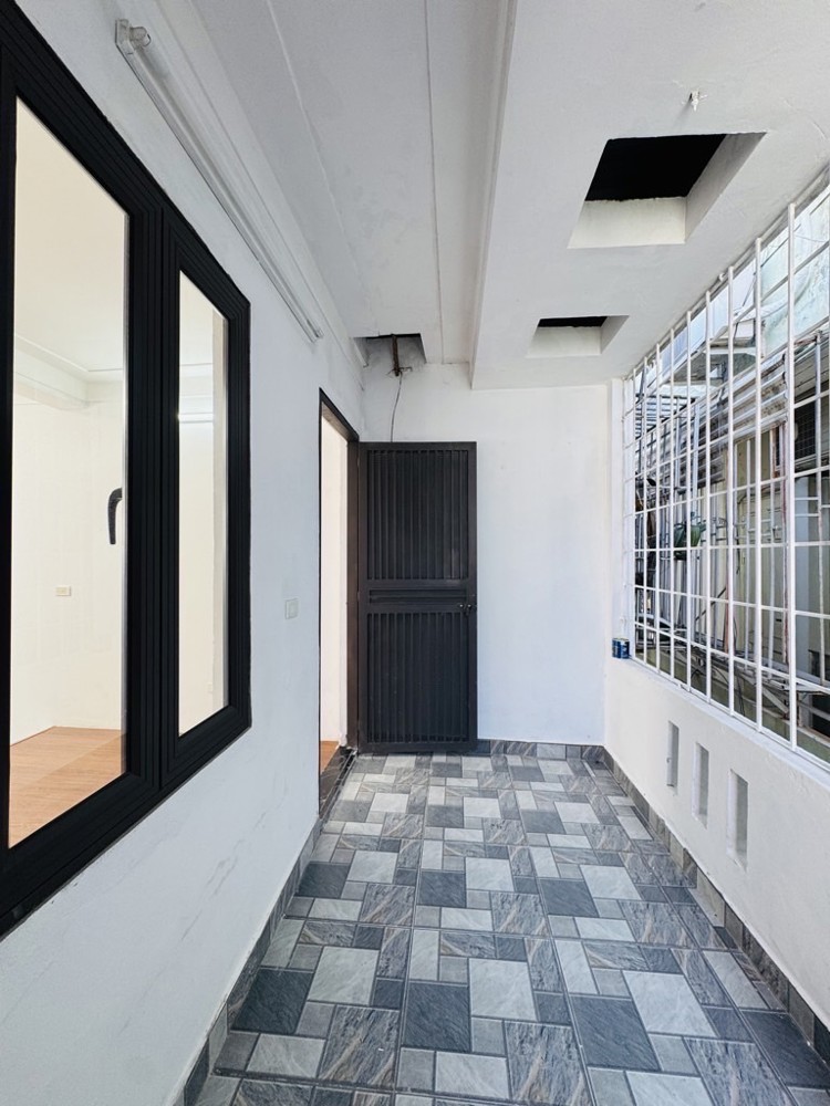 YÊN HÒA DT 30M x5 TẦNG CHỈ 7,2 TỶ-NGÕ NÔNG,RỘNG,GẦN PHỐ,NHÀ ĐẸP