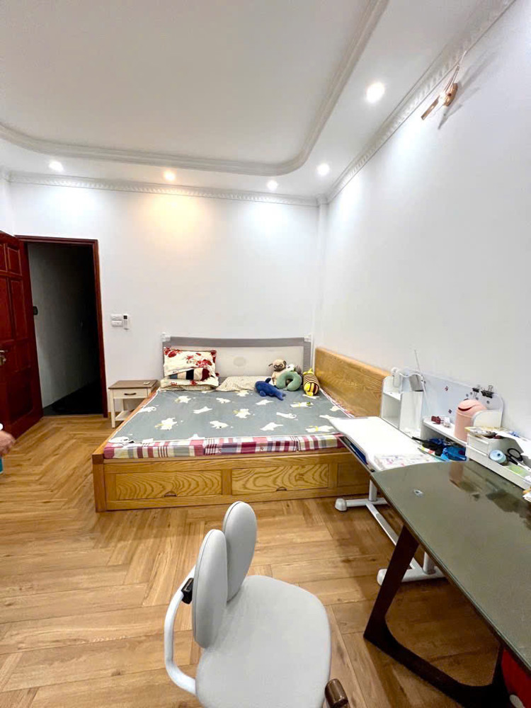 BÁN NHÀ THƯỢNG THANH LONG BIÊN,OTO ĐỖ CỬA,DÂN XÂY,GẦN CHỢ,TRƯỜNG HỌC, 46M