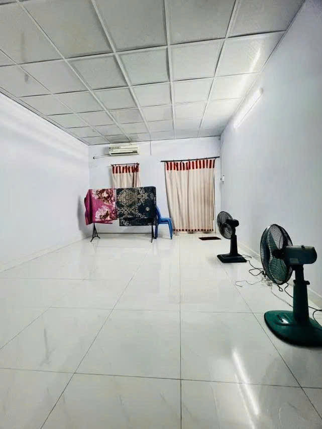 NHÀ TÂN PHÚ  - GẦN CHỢ TÂN HƯƠNG - HẺM XE HƠI - 2 TẦNG - DT 44M²  -  NHỈNH 5 TỶ