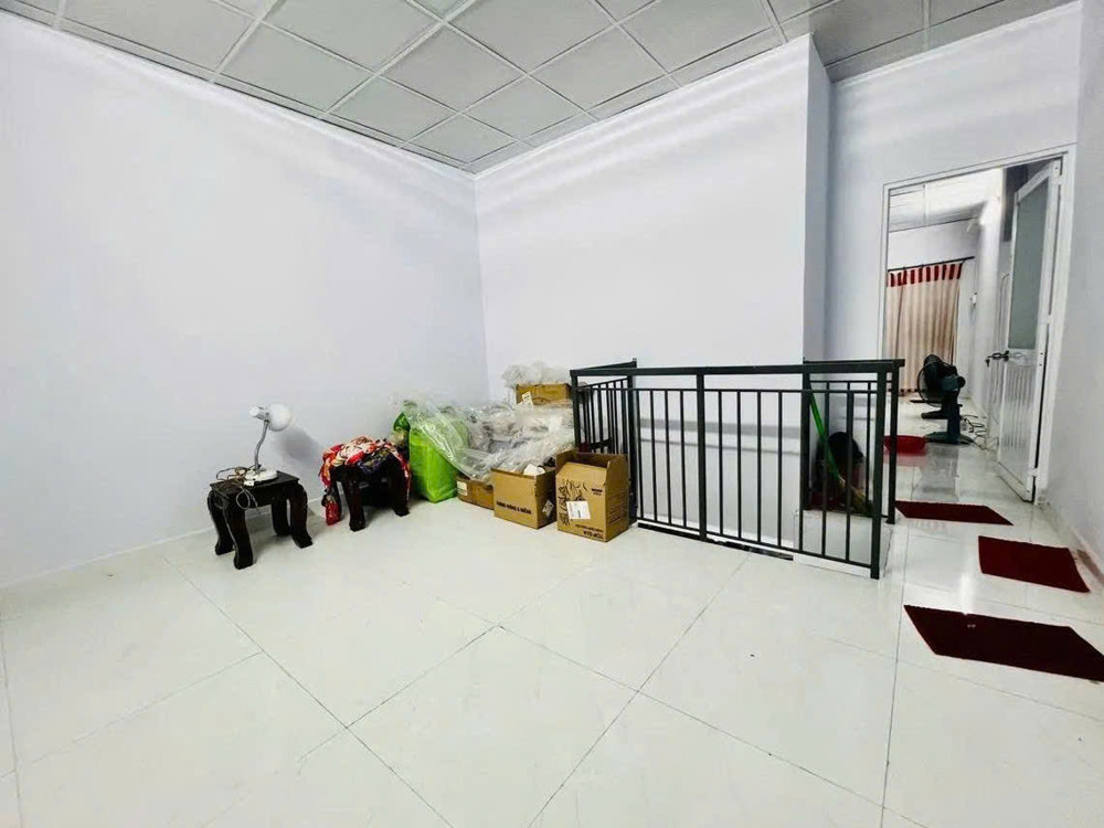 NHÀ TÂN PHÚ  - GẦN CHỢ TÂN HƯƠNG - HẺM XE HƠI - 2 TẦNG - DT 44M²  -  NHỈNH 5 TỶ