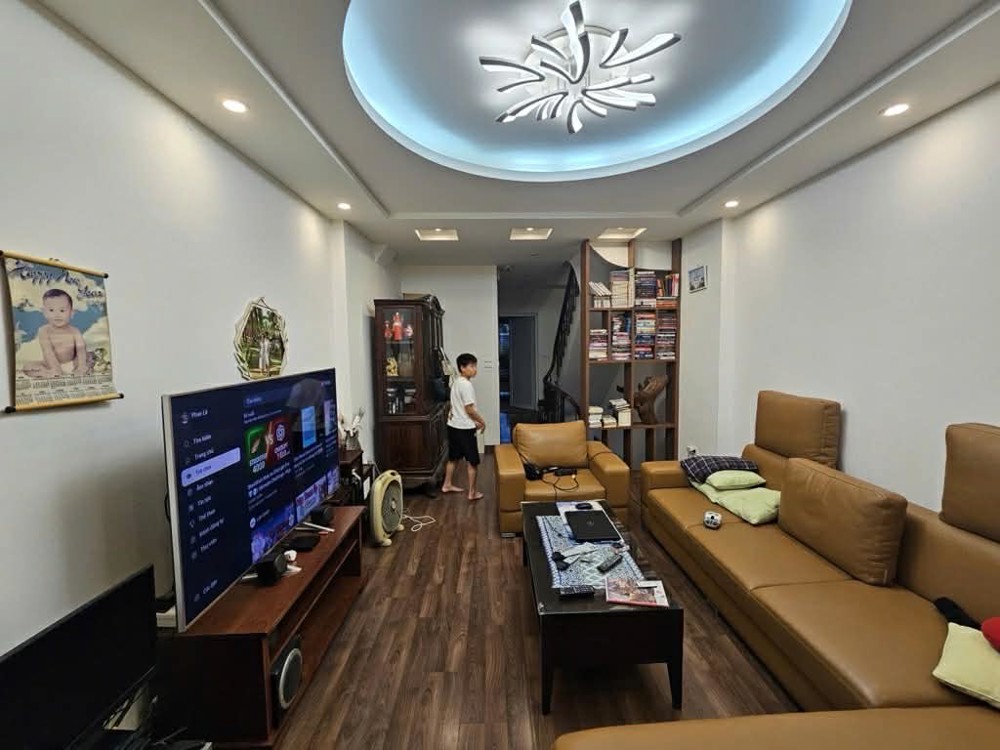 bán nhà khu vực Bồ Đề, 2 mặt ôtô, ngõ thông, gần trường quốc tế