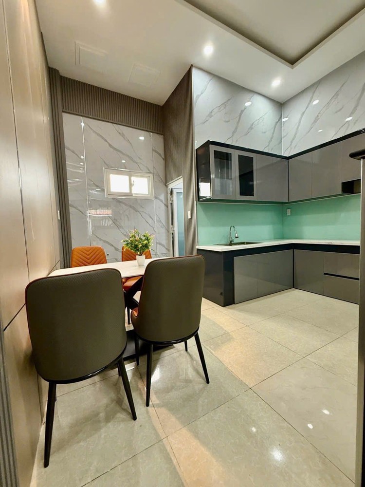 NHÀ 2 TẦNG MỚI ĐẸP 56 M2, KHU SẦM UẤT. HẺM XE HƠI MỘT TRỤC THẲNG ĐƯỜNG THỚI AN 13, PHƯỜNG THỚI AN,