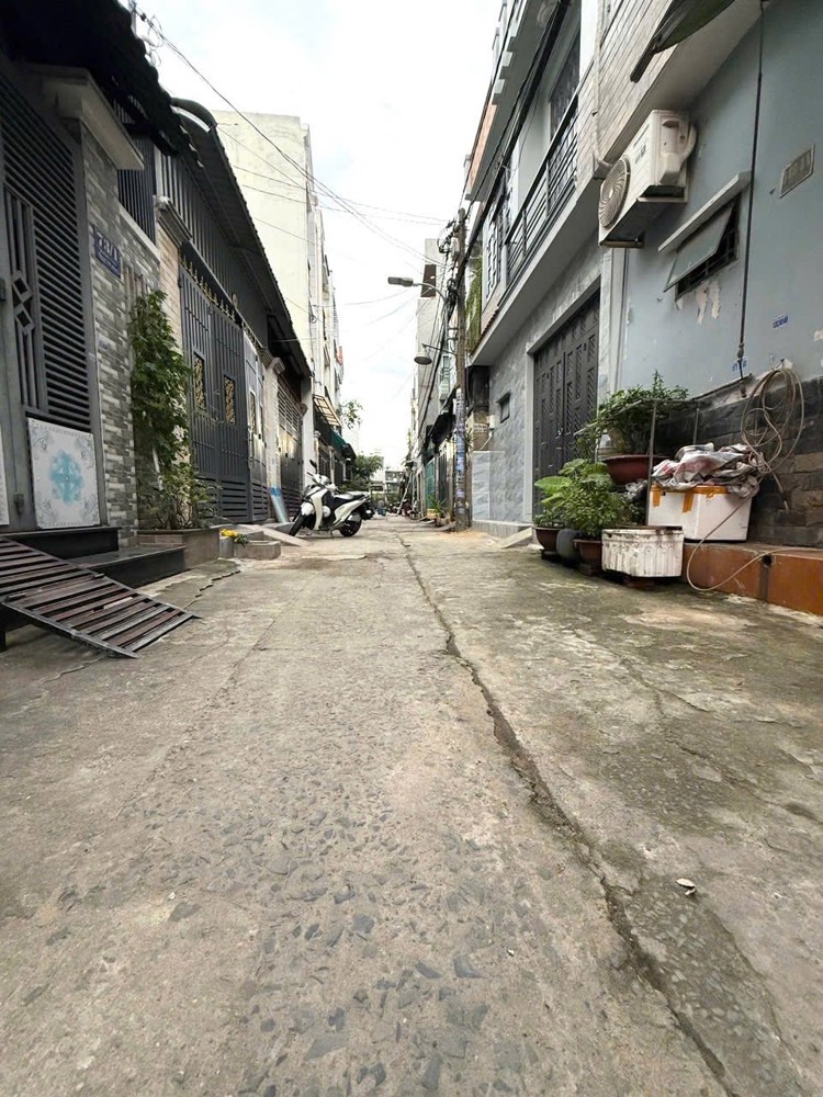 NHÀ 2 TẦNG MỚI ĐẸP 56 M2, KHU SẦM UẤT. HẺM XE HƠI MỘT TRỤC THẲNG ĐƯỜNG THỚI AN 13, PHƯỜNG THỚI AN,