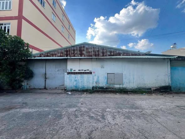 Bán nhà mặt tiền 16x25m giá 14 tỷ Đường Trung Chánh, Bà Điểm