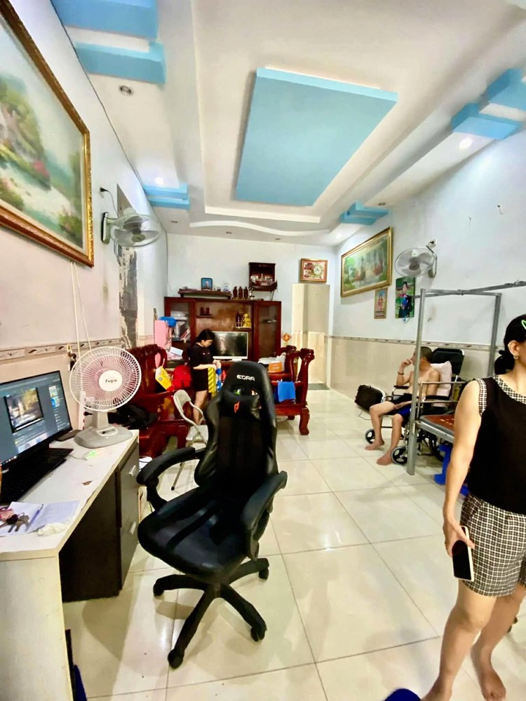 NHÀ CẤP 4 MỚI Ở NGAY SÁT HÃNG BIA HEINEKEN, ĐI BỘ RA SIÊU THỊ METRO - XE HƠI NGỦ NHÀ. HIỆP THÀNH