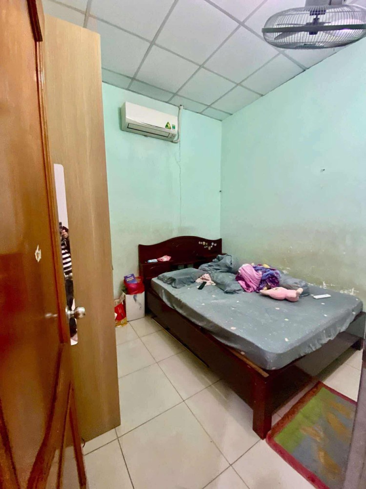 NHÀ CẤP 4 MỚI Ở NGAY SÁT HÃNG BIA HEINEKEN, ĐI BỘ RA SIÊU THỊ METRO - XE HƠI NGỦ NHÀ. HIỆP THÀNH