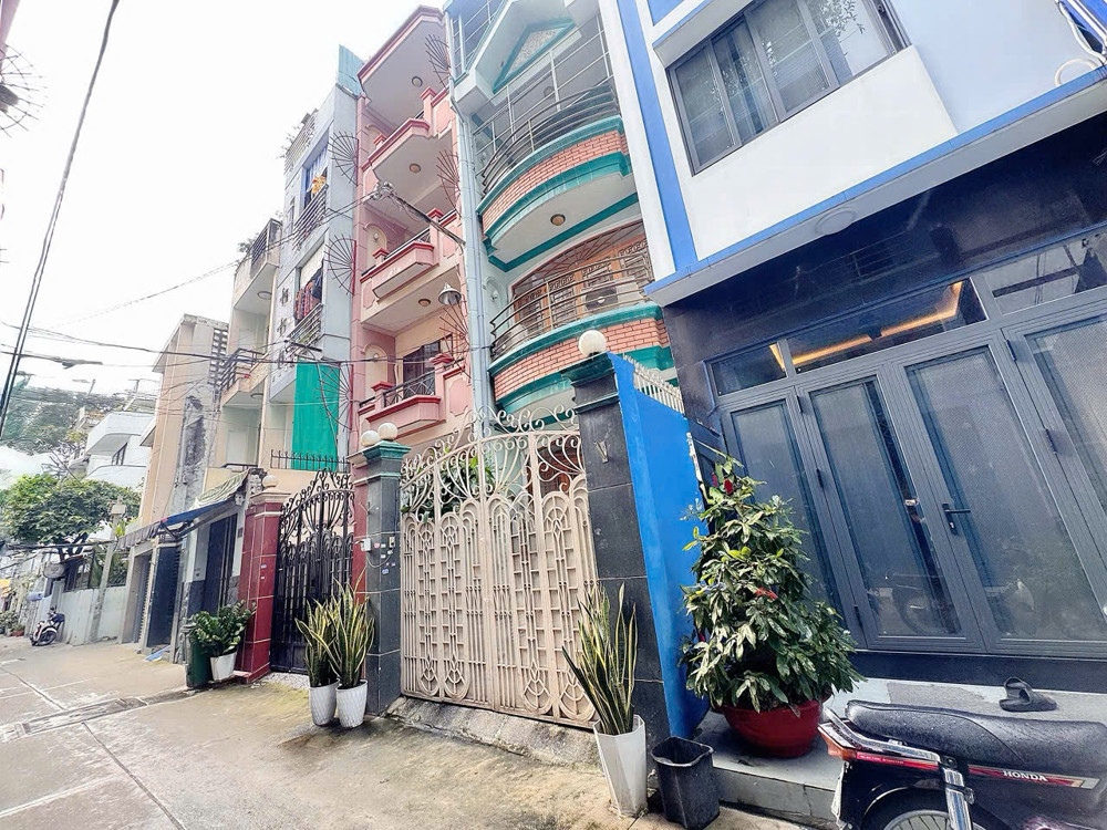 CHÍNH CHỦ 1 ĐỜI CẦN BÁN NHÀ 3 TẦNG HXH Đ.TRẦN QUANG DIỆU, P.NHIÊU LỘC, QUẬN 3 - DT SIÊU ĐẸP NGANG