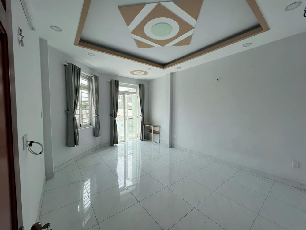 Bán nhà hẻm 5m đường 18B, phường Bình Hưng Hòa A, quận Bình Tân, 3 lầu, 5.6 TL